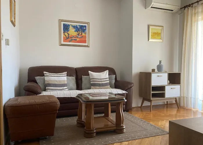 Apartments Deranja